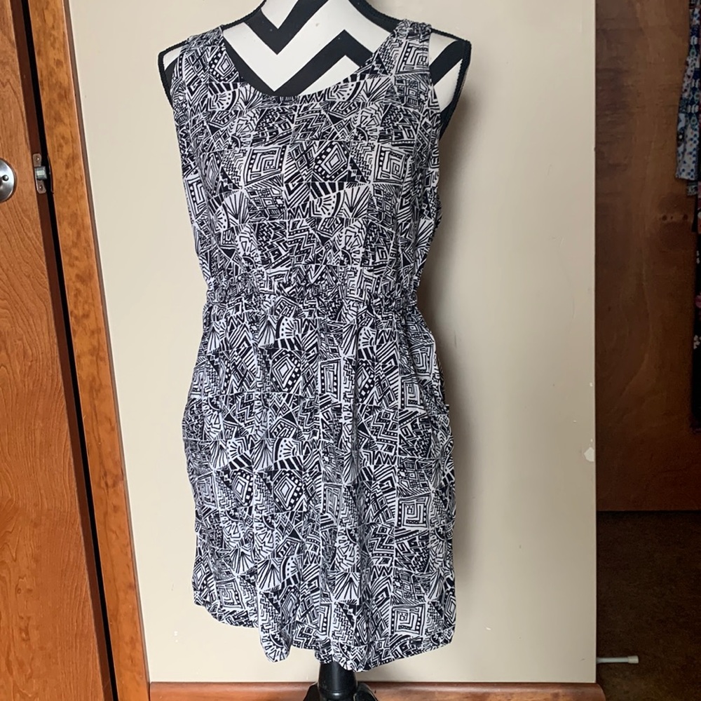 Geometric dress with pockets :)